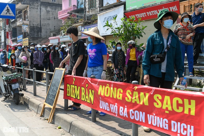 Người Hà Nội giải cứu nông sản: Thương lắm, sốt ruột lắm nên phải ủng hộ - 2