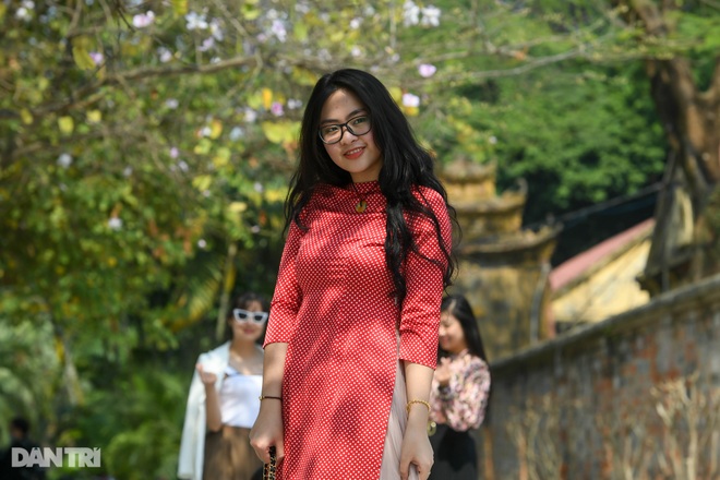 Mê mẩn cùng hoa ban Tây Bắc, người dân thủ đô lơ là phòng dịch Covid-19 - 11 Mê mẩn cùng hoa ban Tây Bắc, người dân thủ đô lơ là phòng dịch Covid-19 - 11