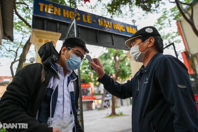 Các trường ở Hà Nội đảm bảo an toàn phòng dịch đón học sinh trở lại học tập - 10