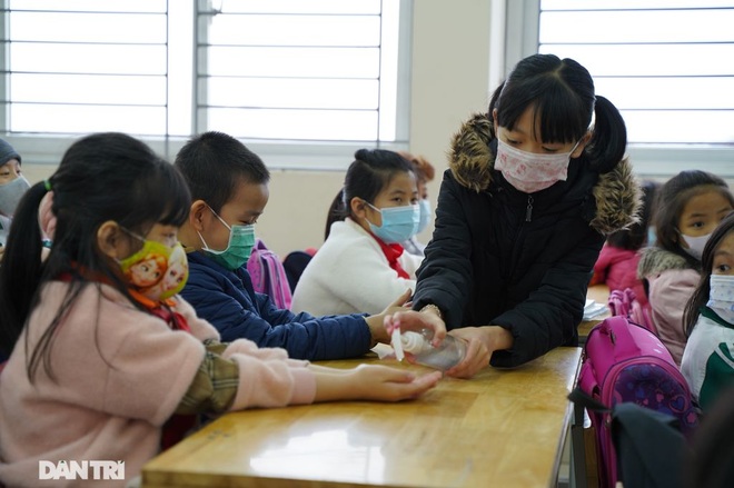 Các trường ở Hà Nội đảm bảo an toàn phòng dịch đón học sinh trở lại học tập - 6