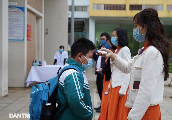 Các trường ở Hà Nội đảm bảo an toàn phòng dịch đón học sinh trở lại học tập - 1