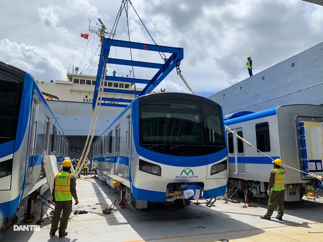 Cận cảnh đại công trường Metro chạy nước rút về đích - 12 Cận cảnh đại công trường Metro chạy nước rút về đích - 12