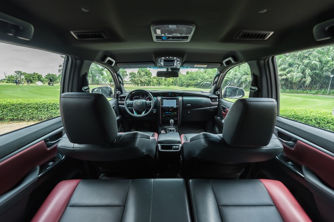 Đánh giá Toyota Fortuner 2020: Diện mạo trẻ trung, ngập tràn công nghệ - 2 Đánh giá Toyota Fortuner 2020: Diện mạo trẻ trung, ngập tràn công nghệ - 2