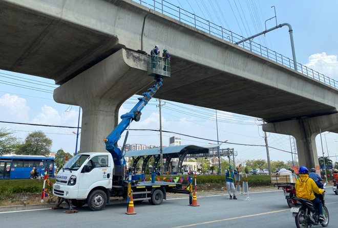 Sự cố rơi gối cao su dầm cầu Metro số 1 vẫn chưa được giải quyết - 5