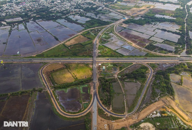 Gấp rút thi công các nút giao trọng điểm cao tốc Long Thành - Dầu Giây - 8