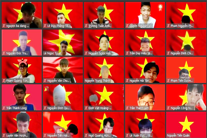 Hình ảnh lá cờ đỏ sao vàng trong mùa Thu năm ấy  Báo Đắk Lắk điện tử