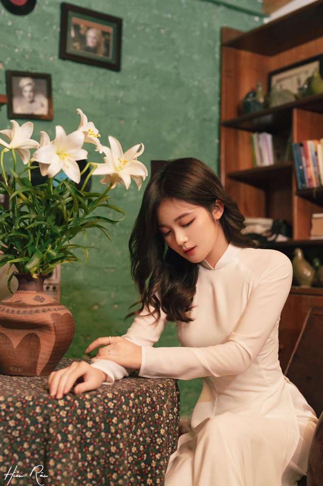 Mê mẩn nhan sắc trong veo của nữ sinh chuyên ngành Hải quan - 3 Mê mẩn nhan sắc trong veo của nữ sinh chuyên ngành Hải quan - 3