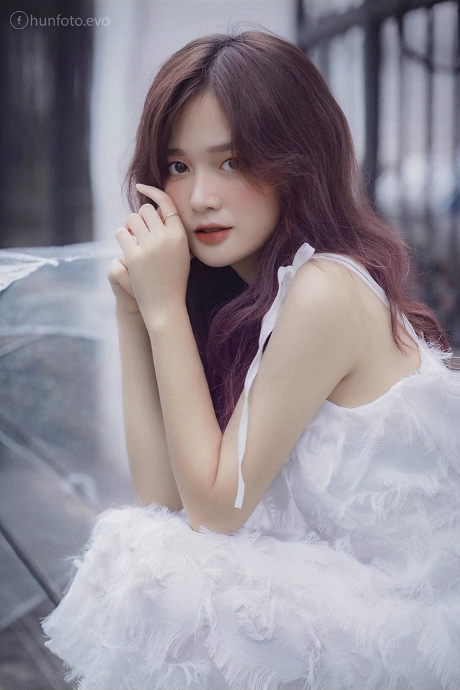 Mê mẩn nhan sắc trong veo của nữ sinh chuyên ngành Hải quan - 7 Mê mẩn nhan sắc trong veo của nữ sinh chuyên ngành Hải quan - 7