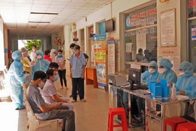TPHCM: Dịch Covid-19 tấn công 20 cơ sở y tế - 2 TPHCM: Dịch Covid-19 tấn công 20 cơ sở y tế - 2