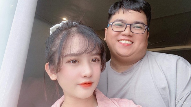 Chàng trai nặng 150kg tán đổ cô gái 35kg xinh như hot girl - 4 Chàng trai nặng 150kg tán đổ cô gái 35kg xinh như hot girl - 4