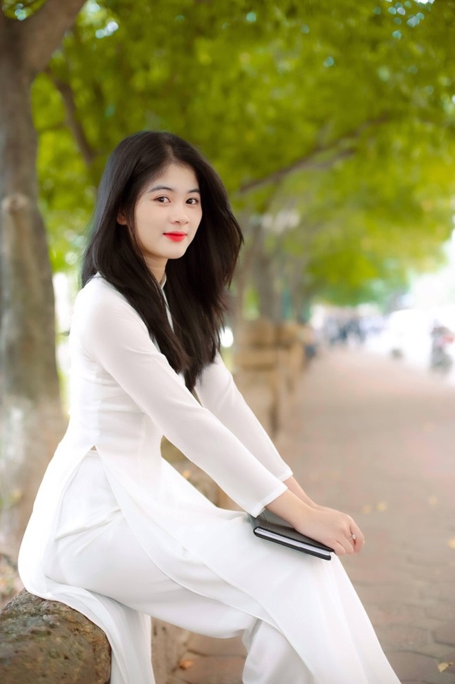 Nàng thơ xinh tựa thiên thần trong áo dài trắng đốn tim cộng đồng mạng - 3
