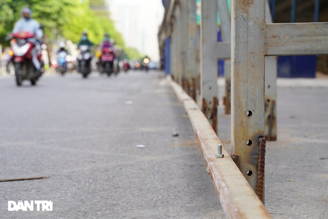 Tránh nắng nóng, công nhân xuyên đêm xây dựng hầm Lê Văn Lương - Tố Hữu - 10 Tránh nắng nóng, công nhân xuyên đêm xây dựng hầm Lê Văn Lương - Tố Hữu - 10