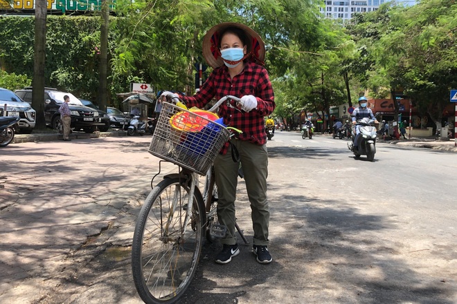 Người phụ nữ bất hạnh mưu sinh bên thùng rác, ngặt nghèo giấc mơ cứu chồng - 2 Người phụ nữ bất hạnh mưu sinh bên thùng rác, ngặt nghèo giấc mơ cứu chồng - 2