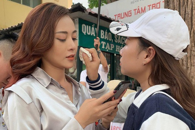 Quay phim dưới trời nắng, diễn viên Việt than chưa quay xong đã bốc mùi - 2 Quay phim dưới trời nắng, diễn viên Việt than chưa quay xong đã bốc mùi - 2