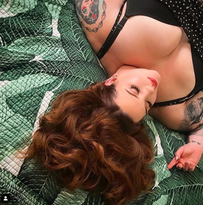 Nặng hơn 100 kg, người mẫu Tess Holliday vẫn tự tin diện đồ gợi cảm - 6 Nặng hơn 100 kg, người mẫu Tess Holliday vẫn tự tin diện đồ gợi cảm - 6