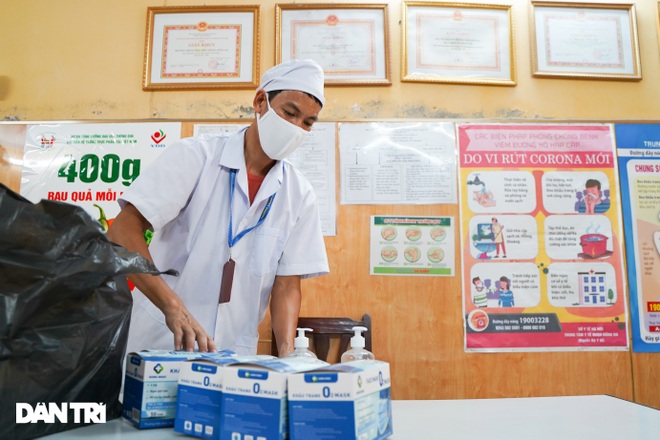 Trường học ở Hà Nội tất bật dọn dẹp chuẩn bị cho kỳ thi tuyển sinh lớp 10 - 8 Trường học ở Hà Nội tất bật dọn dẹp chuẩn bị cho kỳ thi tuyển sinh lớp 10 - 8