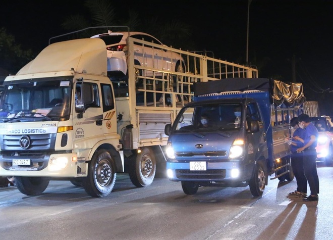 Tài xế từ vùng dịch đến Cần Thơ phải có xét nghiệm âm tính SARS-CoV-2 - 1 Tài xế từ vùng dịch đến Cần Thơ phải có xét nghiệm âm tính SARS-CoV-2 - 1