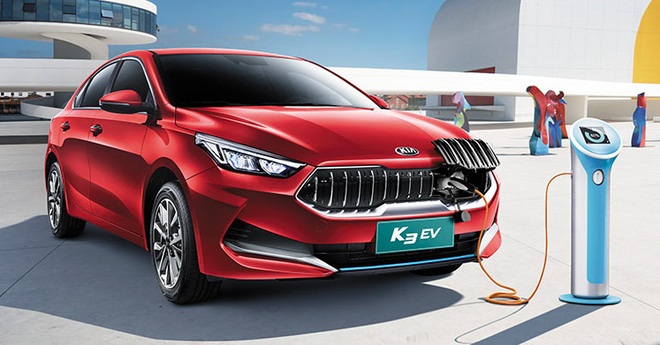 Kia ra mắt Cerato phiên bản chạy điện - 1