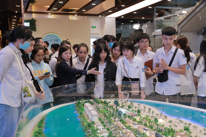 Nova College phát huy thế mạnh đào tạo chuyên ngành Kinh doanh bất động sản - 2 Nova College phát huy thế mạnh đào tạo chuyên ngành Kinh doanh bất động sản - 2