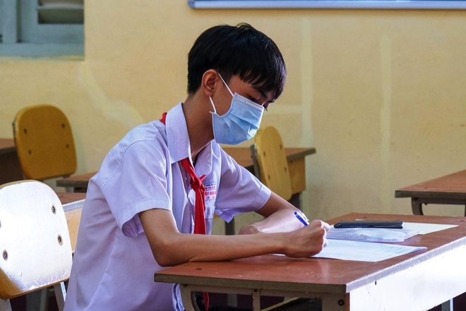 Tuyển sinh lớp 10 TP Cần Thơ: Thí sinh vui vì đề toán, ngoại ngữ dễ thở - 4 Tuyển sinh lớp 10 TP Cần Thơ: Thí sinh vui vì đề toán, ngoại ngữ dễ thở - 4