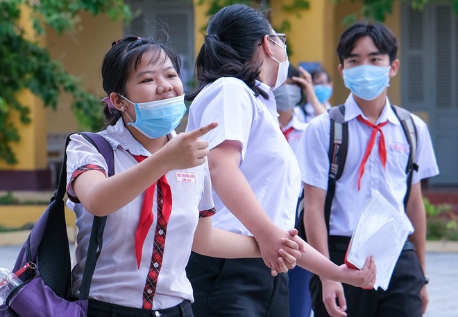 Tuyển sinh lớp 10 TP Cần Thơ: Thí sinh vui vì đề toán, ngoại ngữ dễ thở - 5 Tuyển sinh lớp 10 TP Cần Thơ: Thí sinh vui vì đề toán, ngoại ngữ dễ thở - 5