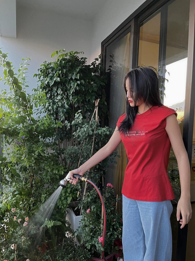 Hoa hậu Kỳ Duyên làm nông dân trong căn hộ cao cấp - 4 Hoa hậu Kỳ Duyên làm nông dân trong căn hộ cao cấp - 4