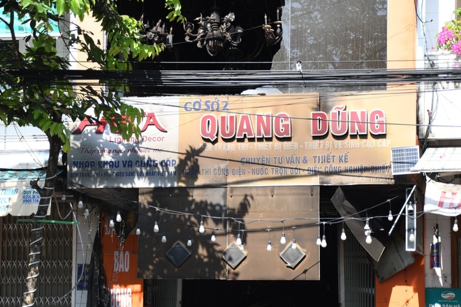 Vụ cháy 4 người chết: Nạn nhân dùng chăn, gối thấm nước chống ngạt khói - 3 Vụ cháy 4 người chết: Nạn nhân dùng chăn, gối thấm nước chống ngạt khói - 3