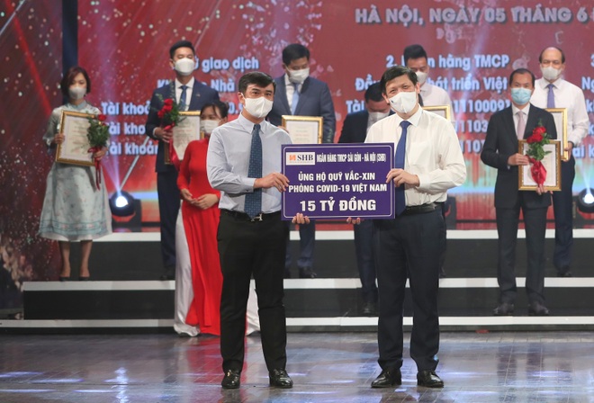 TT Group và hệ sinh thái của bầu Hiển đóng góp gần 240 tỷ đồng phòng chống dịch Covid-19 - 2 TT Group và hệ sinh thái của bầu Hiển đóng góp gần 240 tỷ đồng phòng chống dịch Covid-19 - 2