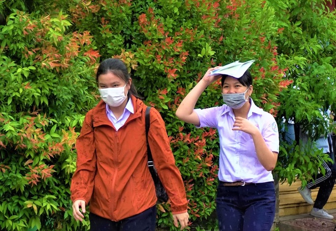 Thí sinh Cần Thơ vui mừng vì đề thi môn Ngữ Văn vào lớp 10 tương đối dễ - 4 Thí sinh Cần Thơ vui mừng vì đề thi môn Ngữ Văn vào lớp 10 tương đối dễ - 4