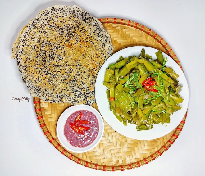 The famous chewy, crunchy, and sour pickled mango dish in Nghe An - 4