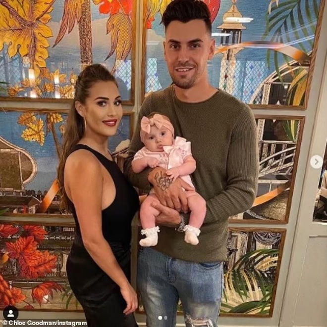 Người đẹp Chloe Goodman quyến rũ hơn từ khi lên chức mẹ - 4 Người đẹp Chloe Goodman quyến rũ hơn từ khi lên chức mẹ - 4