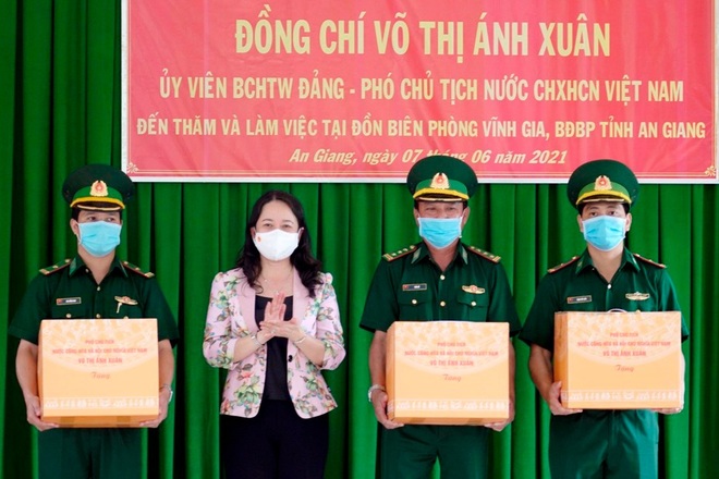 Phó Chủ tịch nước thăm lực lượng chống dịch tại An Giang - 1 Phó Chủ tịch nước thăm lực lượng chống dịch tại An Giang - 1
