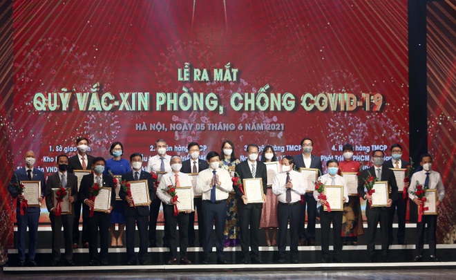 Giao Hàng Tiết Kiệm ủng hộ 5 tỷ đồng vào Quỹ vắc xin phòng chống Covid-19 - 2 Giao Hàng Tiết Kiệm ủng hộ 5 tỷ đồng vào Quỹ vắc xin phòng chống Covid-19 - 2