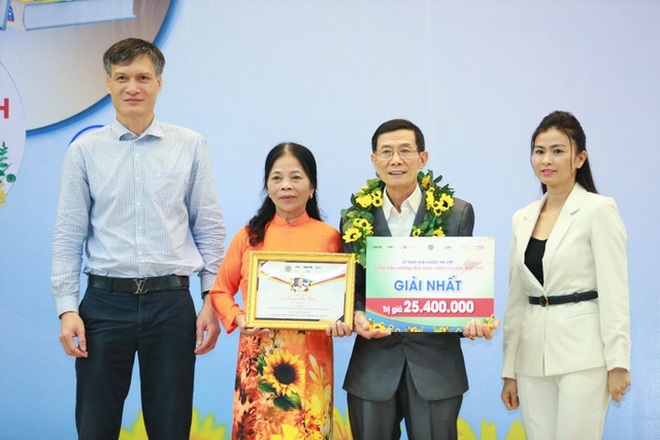 Hành trình tìm lại giọng hát của người đàn ông ung thư vòm họng - 4 Hành trình tìm lại giọng hát của người đàn ông ung thư vòm họng - 4