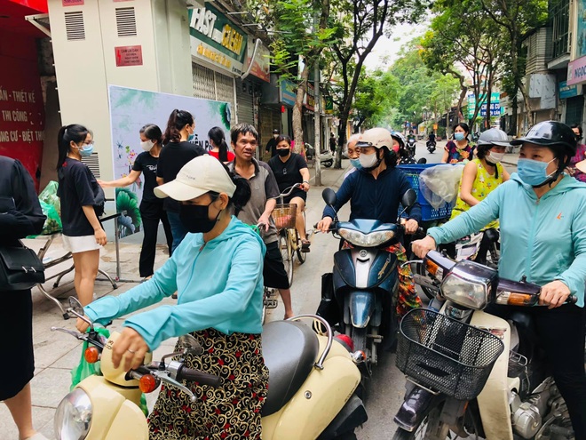 Người phụ nữ phát tặng 2 tấn vải thiều: Tấm lòng của mình với Bắc Giang - 4 Người phụ nữ phát tặng 2 tấn vải thiều: Tấm lòng của mình với Bắc Giang - 4