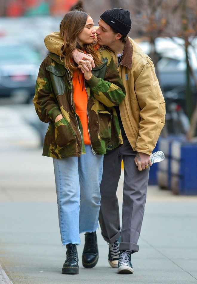 Tình cũ của Brooklyn Beckham diện áo tắm khoe vòng một khiêm tốn - 6 Tình cũ của Brooklyn Beckham diện áo tắm khoe vòng một khiêm tốn - 6