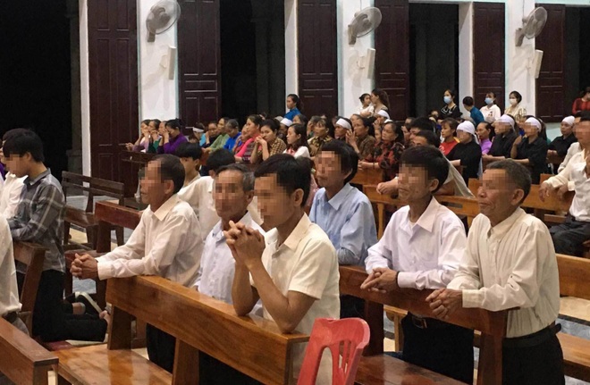 Xem xét xử phạt linh mục tổ chức cho 300 giáo dân hành lễ bất chấp dịch - 1