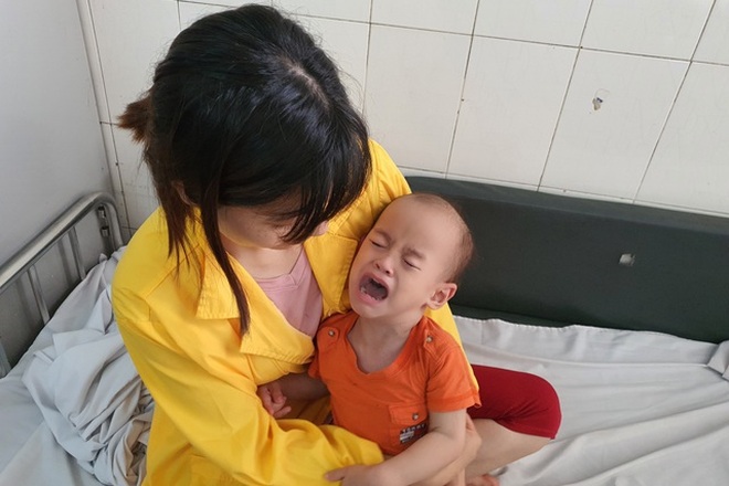 Bạn đọc giúp đỡ người mẹ hiếm muộn sinh con bại não hơn 400 triệu đồng - 2 Bạn đọc giúp đỡ người mẹ hiếm muộn sinh con bại não hơn 400 triệu đồng - 2