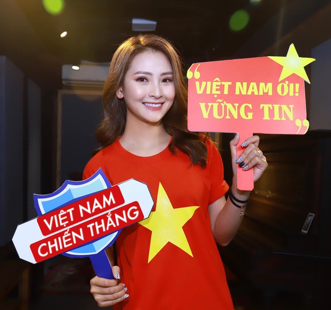 Chiến thắng 4-0 của đội tuyển Việt Nam khiến dàn sao rầm rộ bão online - 6 Chiến thắng 4-0 của đội tuyển Việt Nam khiến dàn sao rầm rộ bão online - 6
