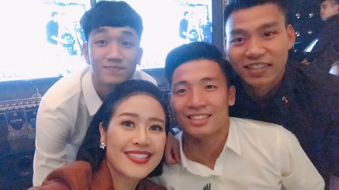 Chiến thắng 4-0 của đội tuyển Việt Nam khiến dàn sao rầm rộ bão online - 4 Chiến thắng 4-0 của đội tuyển Việt Nam khiến dàn sao rầm rộ bão online - 4