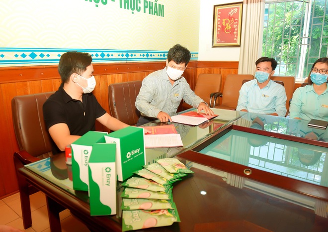 Lễ ký kết hợp tác về nghiên cứu sản phẩm hạt nêm thuần tự nhiên - 3 Lễ ký kết hợp tác về nghiên cứu sản phẩm hạt nêm thuần tự nhiên - 3