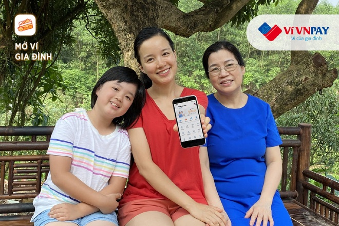 Hồng Diễm, MC Minh Trang tiết lộ cách quan tâm bố mẹ tinh tế khi quá bận rộn - 2 Hồng Diễm, MC Minh Trang tiết lộ cách quan tâm bố mẹ tinh tế khi quá bận rộn - 2
