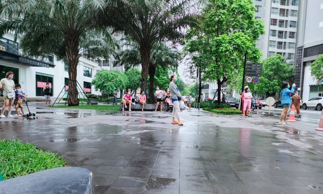Hà Nội: Nữ giúp việc nhảy từ tầng 18 chung cư - 3 Hà Nội: Nữ giúp việc nhảy từ tầng 18 chung cư - 3