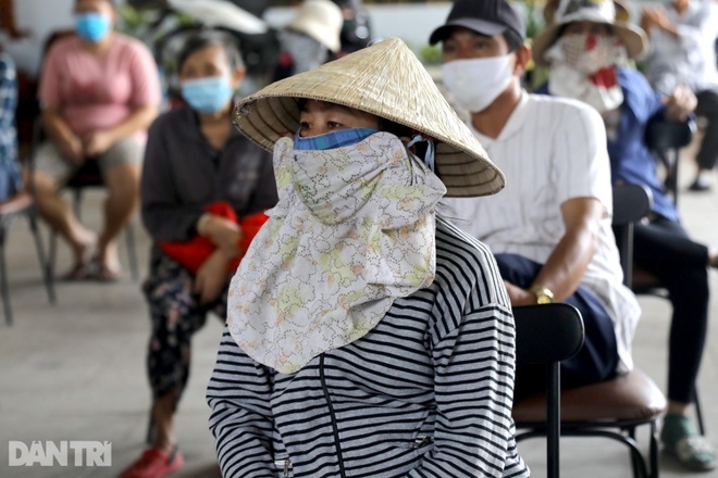 Người dân TPHCM chung tay hỗ trợ lao động nghèo vượt qua mùa dịch - 4 Người dân TPHCM chung tay hỗ trợ lao động nghèo vượt qua mùa dịch - 4