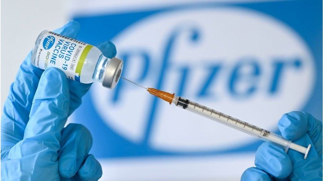 Bộ Y tế phê duyệt khẩn vắc xin phòng Covid-19 của Pfizer - 1