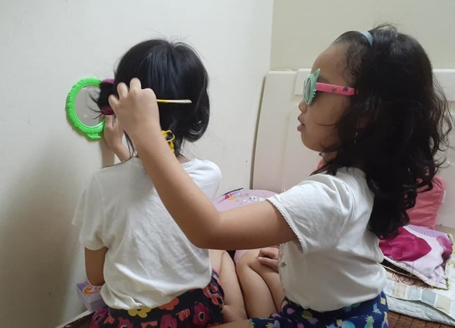 Trẻ bơi giữa nhà tắm, làm cô Tấm nhặt thóc... chống cuồng chân ngày dịch - 4 Trẻ bơi giữa nhà tắm, làm cô Tấm nhặt thóc... chống cuồng chân ngày dịch - 4