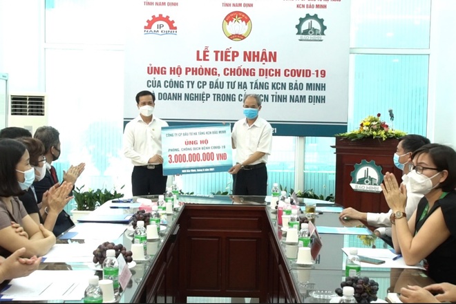 Nam Định sẽ ưu tiên tiêm vắc xin cho người lao động tại các khu công nghiệp - 1 Nam Định sẽ ưu tiên tiêm vắc xin cho người lao động tại các khu công nghiệp - 1
