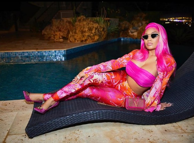Ảnh khoe vòng ba của Nicki Minaj nhận bão like trên mạng xã hội - 6 Ảnh khoe vòng ba của Nicki Minaj nhận bão like trên mạng xã hội - 6