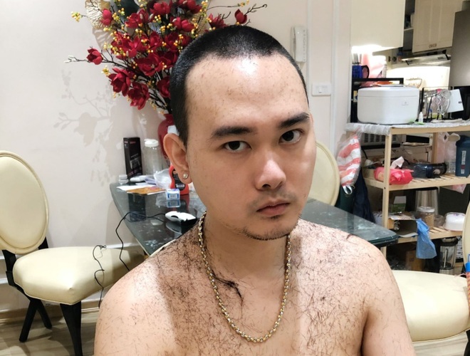 Chết cười khi vợ trẻ trở thành thợ cắt tóc bất đắc dĩ cho chồng - 3 Chết cười khi vợ trẻ trở thành thợ cắt tóc bất đắc dĩ cho chồng - 3