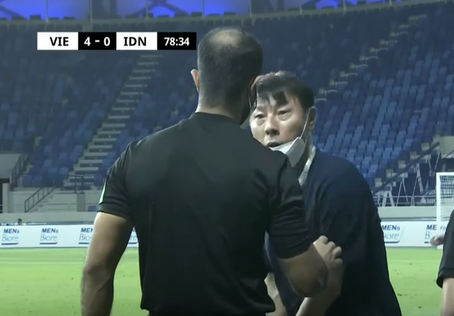 HLV Shin Tae Yong bị cấm chỉ đạo ở trận Indonesia gặp UAE - 1